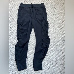 Athleta Womens Black Attitude Side Ruched Drawstring Jogger Pants Size 4
